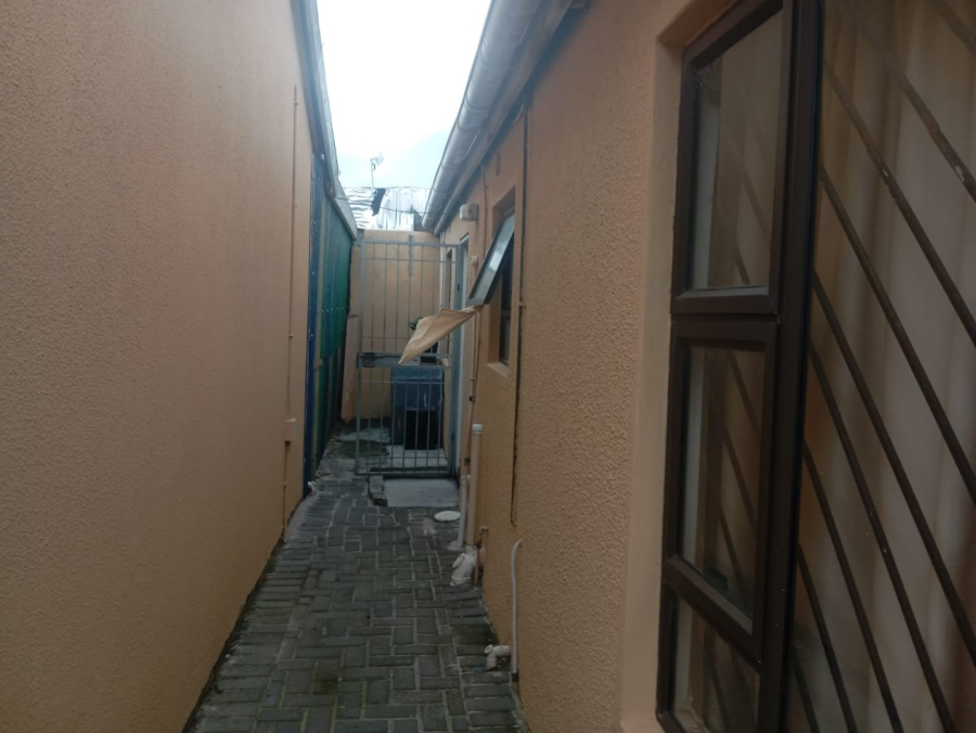  Bedroom Property for Sale in Llitha Park Western Cape